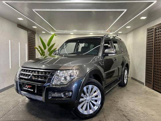 MITSUBISHI PAJERO FULL 3.2 HPE 4X4 16V TURBO INTERCOOLER DIESEL 4P AUTOMÁTICO MITSUBISHI PAJERO FULL 3.2 HPE 4X4 16V TURBO INTERCOOLER DIESEL 4P AUTOMÁTICO